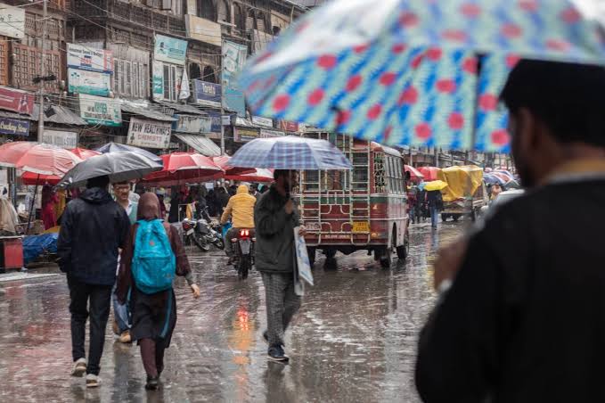 Rains lash J&K parts; Gulmarg receives highest precipitation of 21.8mm till evening