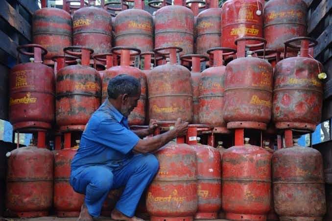 Oil marketing companies increase price of 19 kg commercial LPG cylinder by Rs 39