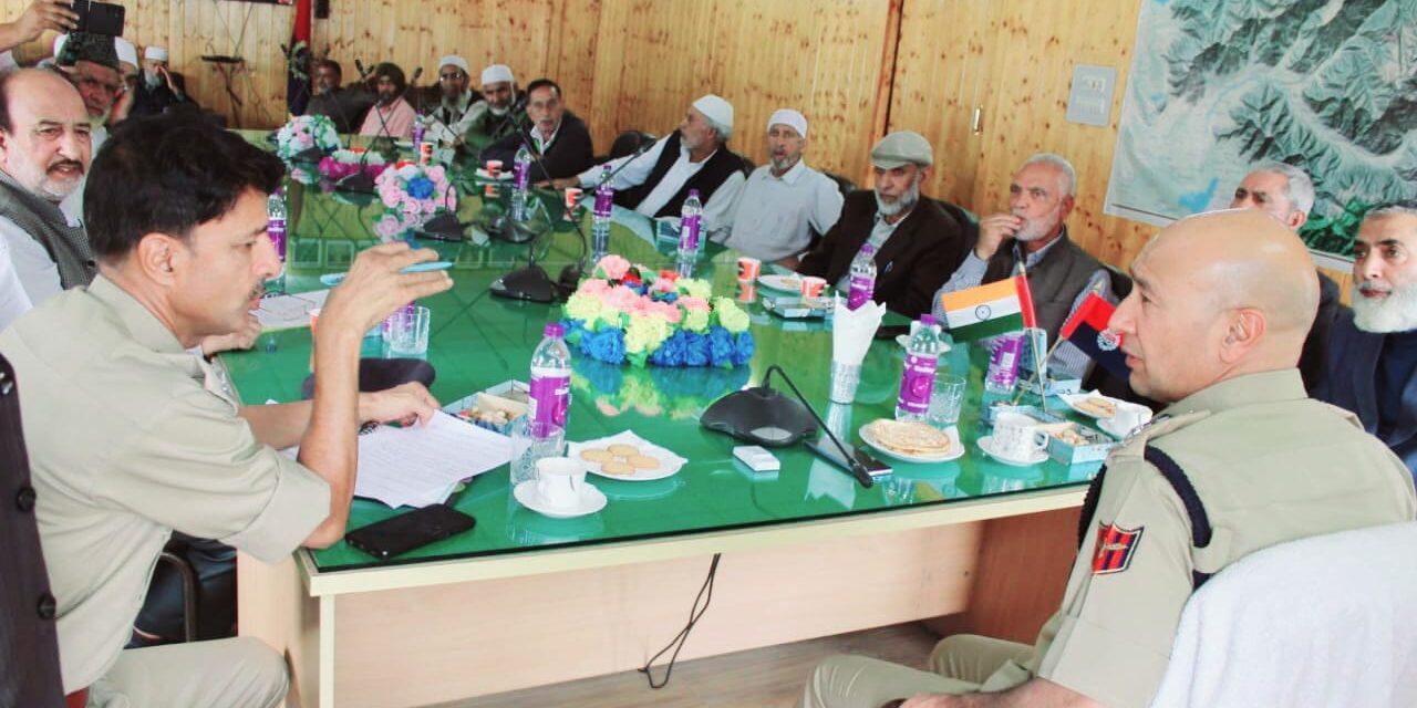 SSP Ganderbal hold meeting with retired police personnel at DPL Ganderbal