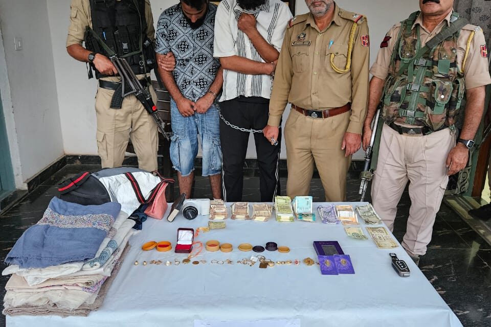 Ganderbal Police solved theft case, arrested 02 accused & stolen items worth hundreds of thousands recovered.