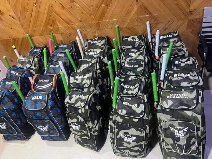 MCC Violation: 25 cricket kits seized in North Kashmir;Kits were to be distributed by former minister, employee of erstwhile LC under scanner