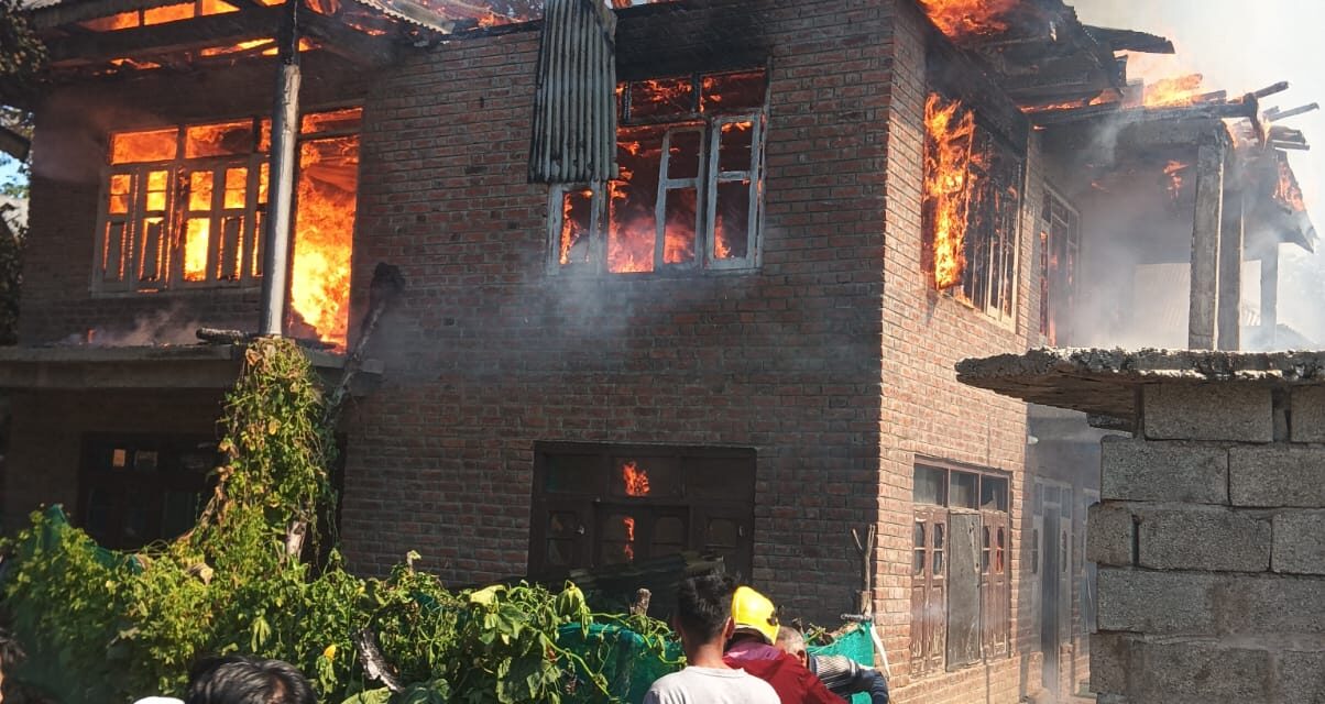 Fire Erupts in Two Residential Houses in Kulgam village