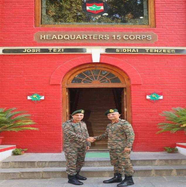 J&K: Lt Gen Prashant Srivastava assumes Command of Chinar Corps