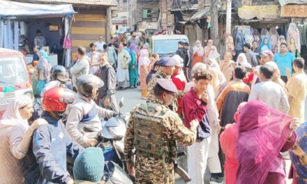 Water Crisis Hits Habakadal: Female Protesters Block Road, Demand Water Supply