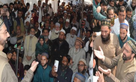 Mirwaiz Umar Farooq Lays Foundation Stone of Bazar Masjid