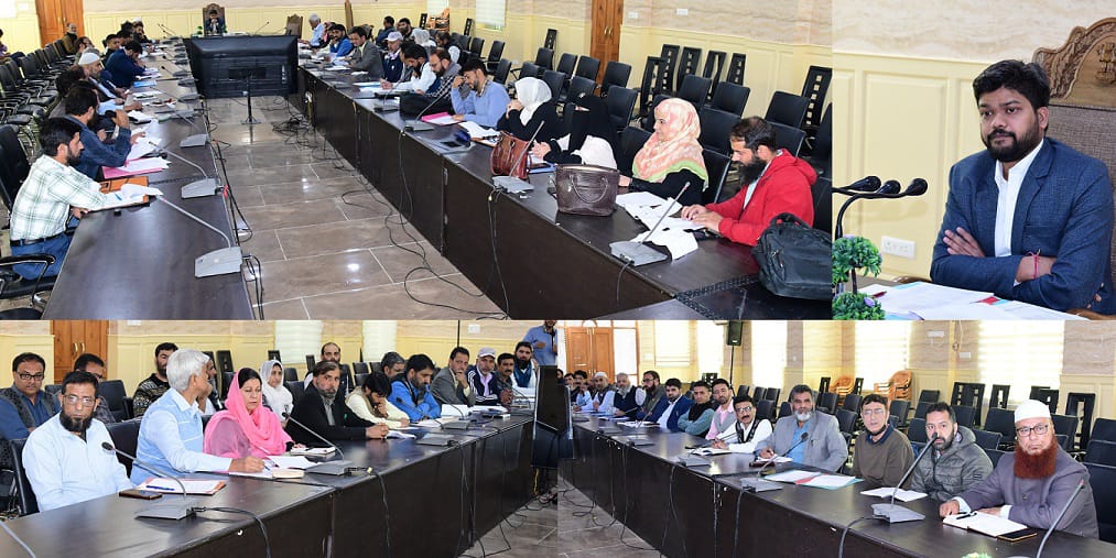 DC Ganderbal reviews functioning of PM Shri Schools