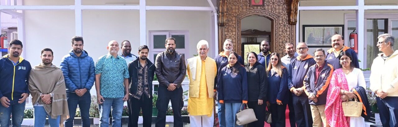 Lt Governor meets Winner & Runner-up teams of Legends League Cricket at Raj Bhawan