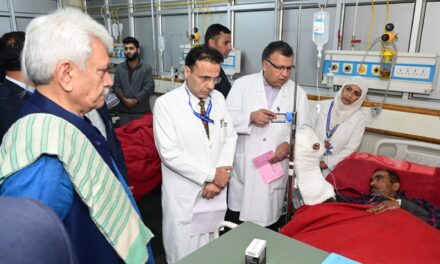 Lt Governor Visited SKIMS Hospital, Inquired About Health of Civilians Injured In Gagangir Terror Attack