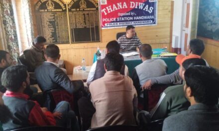 Police facilitates PCPG meeting in Handwara