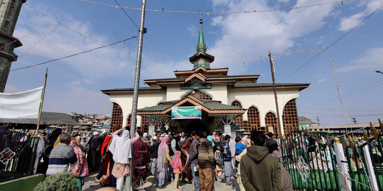 Annual Urs of Sheikh-ul-Aalam (RA) observed with religious fervor