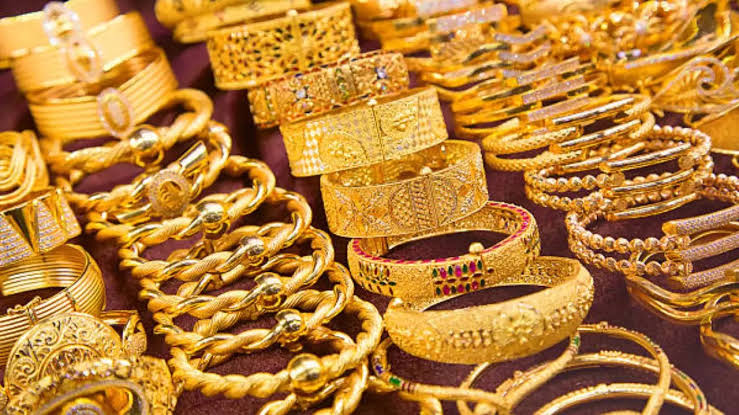 Golden glare fades: Gold sales plummet as prices soar this festive season