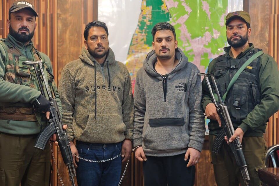 Police arrests 02 drug peddlers in Srinagar, contraband substances recovered