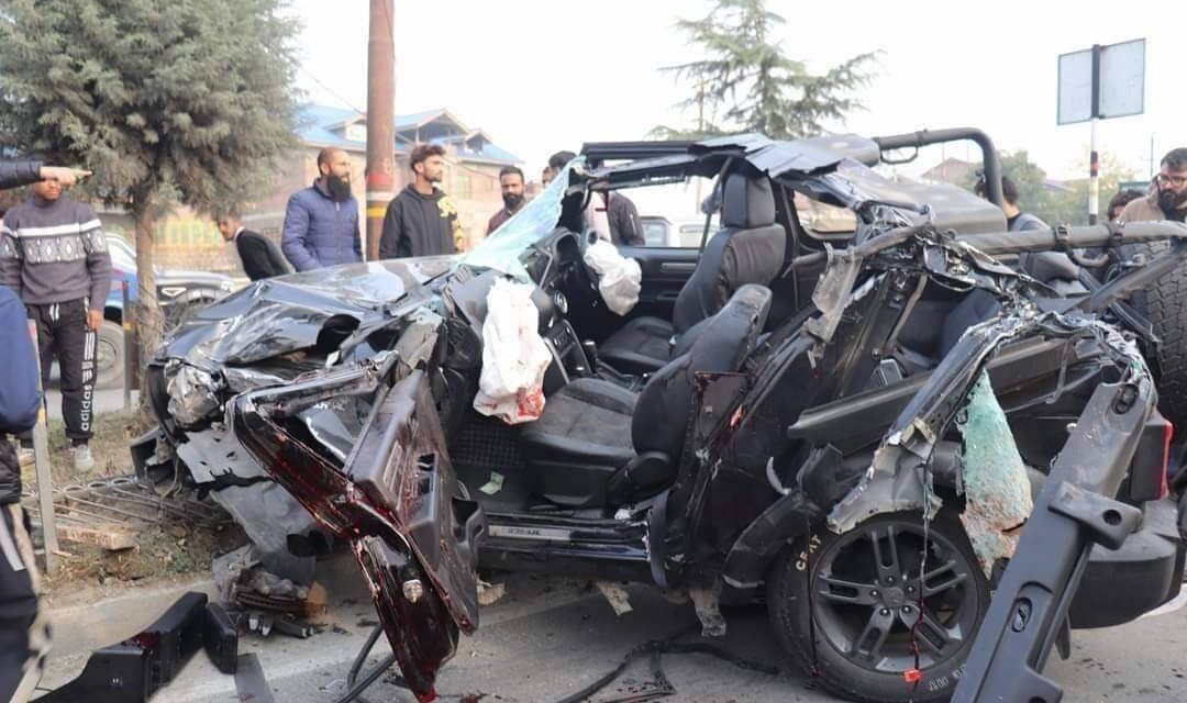 2 dead, 1 critical as Thar collides head-on with tipper in Srinagar