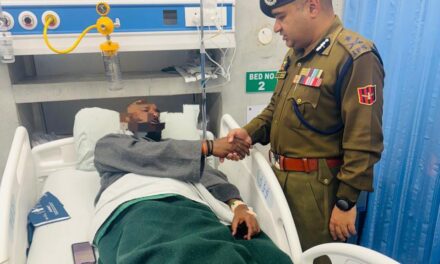 Khanyar Gunfight: IGP Kashmir Visits Injured Personnels, Assures Them Of Full Support Through Their Recovery