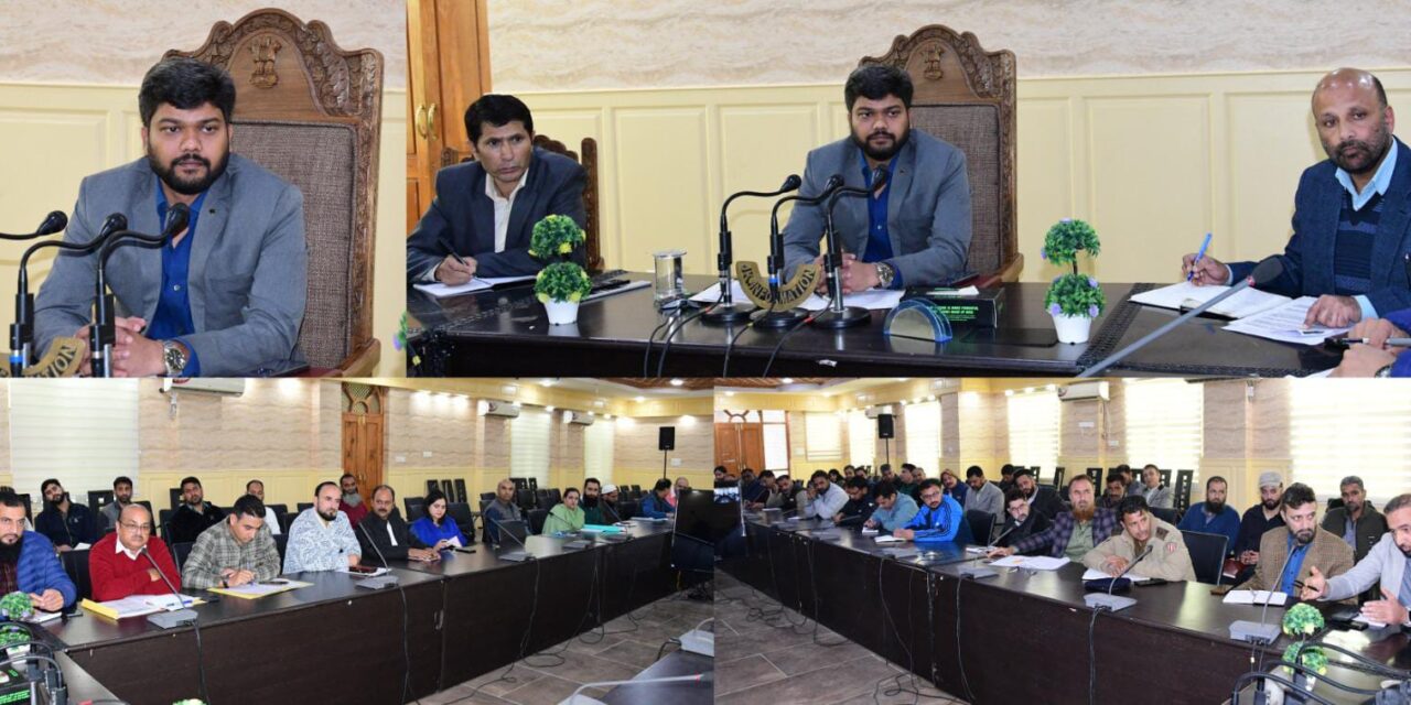 DDC reviews winter preparedness in Ganderbal;Calls for enhanced coordination & prompt response