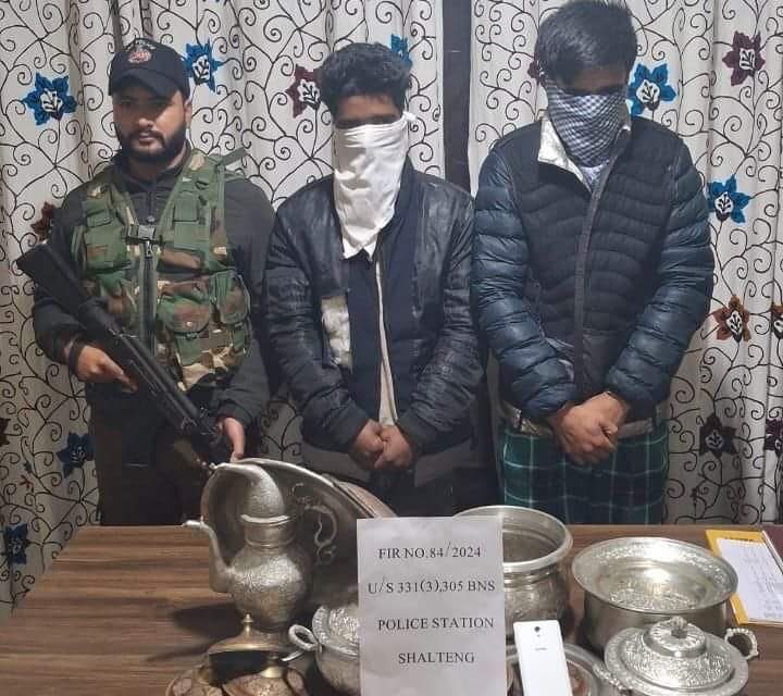 Police solves theft case in Srinagar, 2 accused arrested;Stolen property recovered