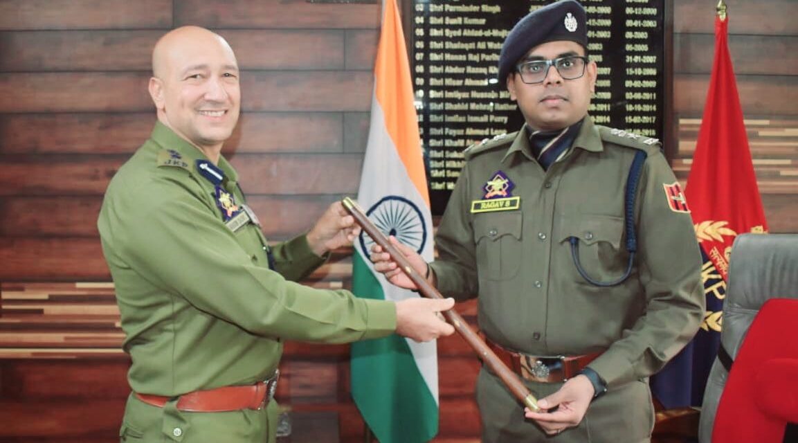 Ragav S-IPS assumes charge as SSP Ganderbal.