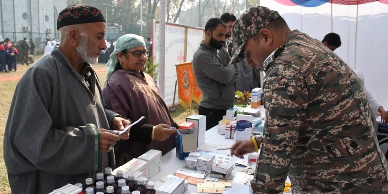 Ganderbal Police alongwith CRPF 49 BN. organised free medical camp at Safapora.