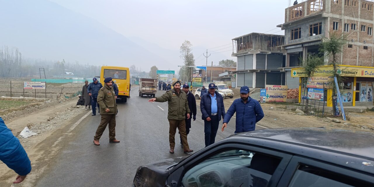 SSP Traffic Rural Launches Crackdown on Violations, Road Hazards, and Obstructions in Ganderbal