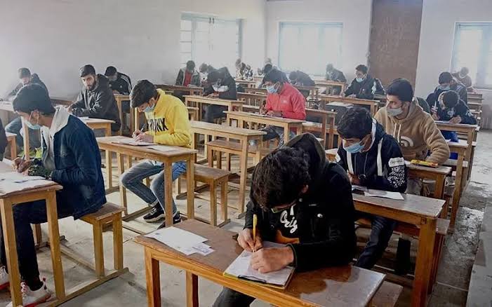 Govt orders to conduct annual regular exams of 10th to 12th standard by Feb-15