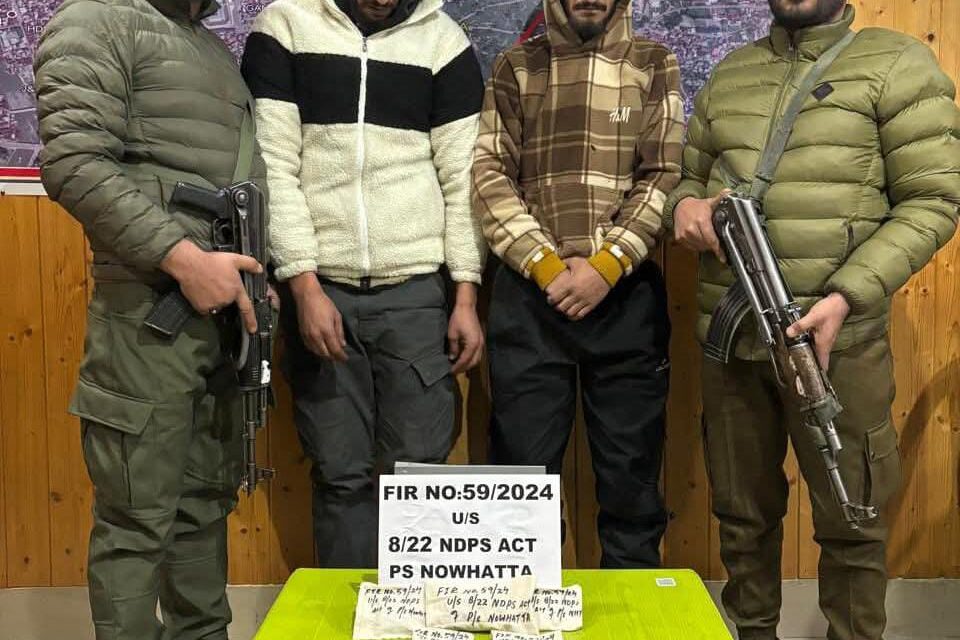 Two drug peddlers arrested in Nowhatta, contraband substances recovered