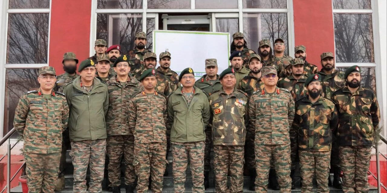 Army’s Northern Commander Visits Kashmir