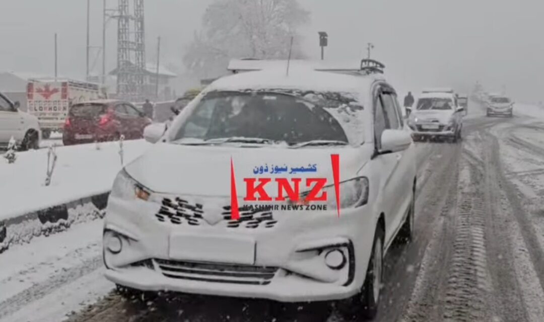 Snowfall makes Srinagar-Jammu National Highway slippery