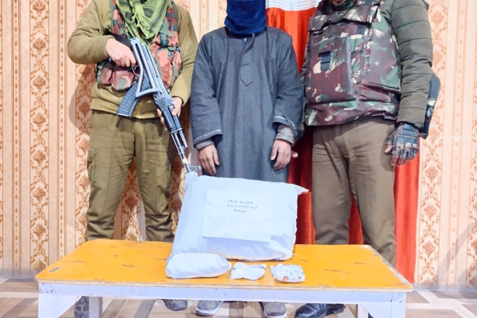 District Police Ganderbal Apprehends A Drug Peddler And Seizes Contraband Substance