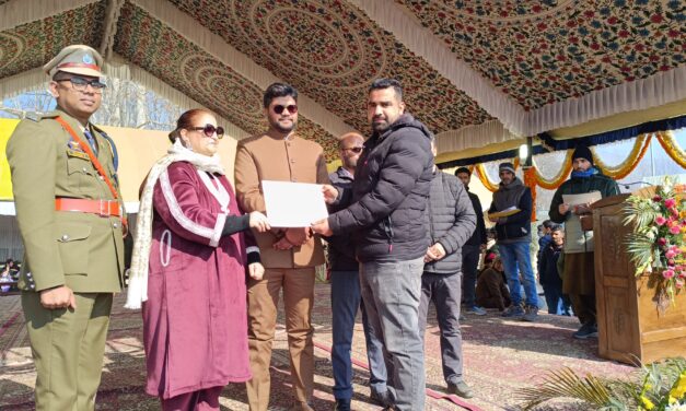 Editor-In-Chief of Kashmir News Zone,Receives Prestigious Award on Republic Day