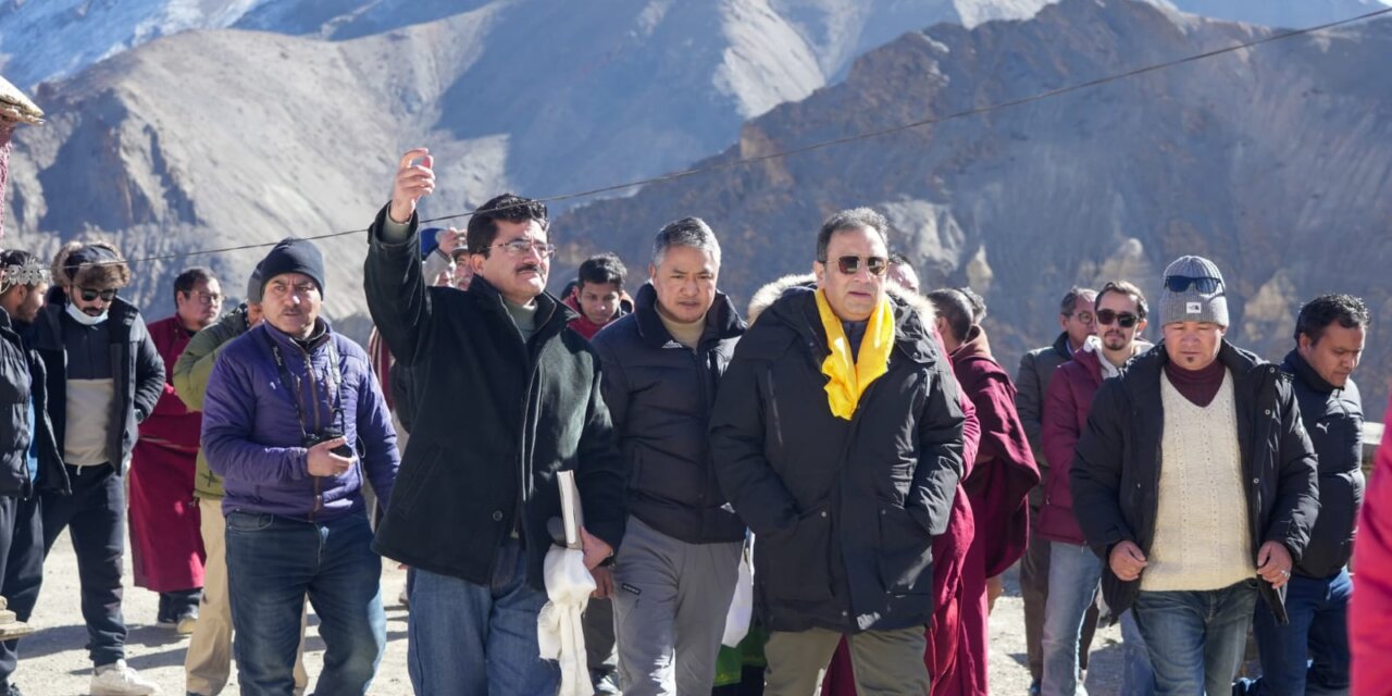 Chief Secretary Shri Ashish Kundra visits Lamayuru Monastery