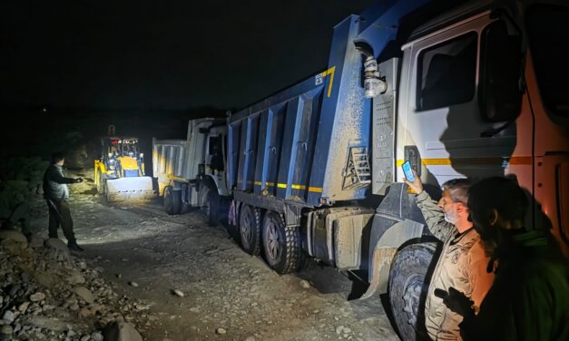 Police Intensifies Action Against Illegal Mining In Pulwama; Heavy Machinery Seized