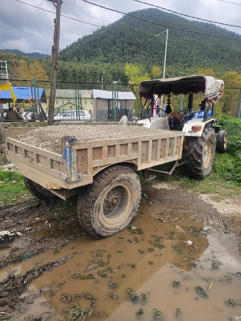 Illegal Extraction & Transportation of Minerals;J&K Police Seize 05 Vehicles In Anantnag & Awantipora