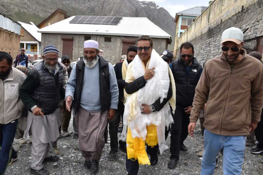 DC Drass conducts extensive tour of Mushko & Holiyal, engages with citizens