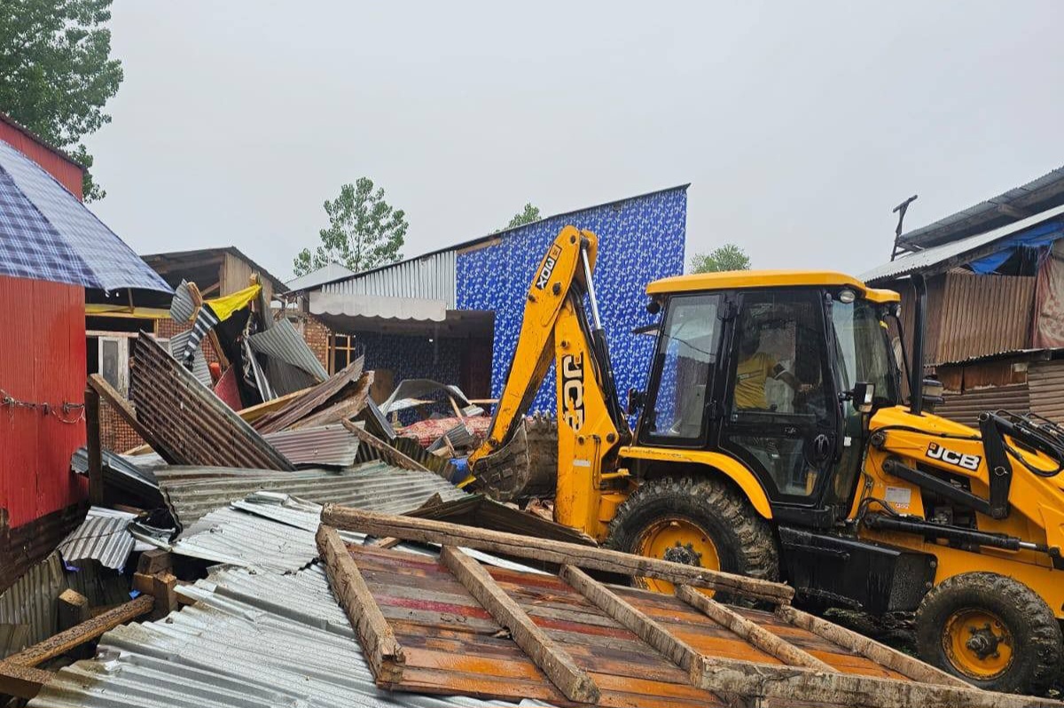 Srinagar Police Demolishes Illegal Structure of Notorious Drug Peddler, Issues Stern Warning