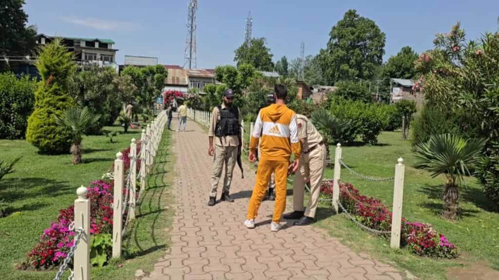 After Citizens’ Appeal, Ganderbal Police Launch Drive Against Truancy at Qamaria Park