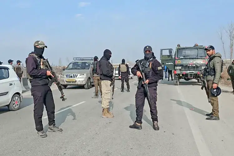 Illegal Arms Cache Busted in Baramulla; Turkey Made Pistol, Ammo Seized During Frisking