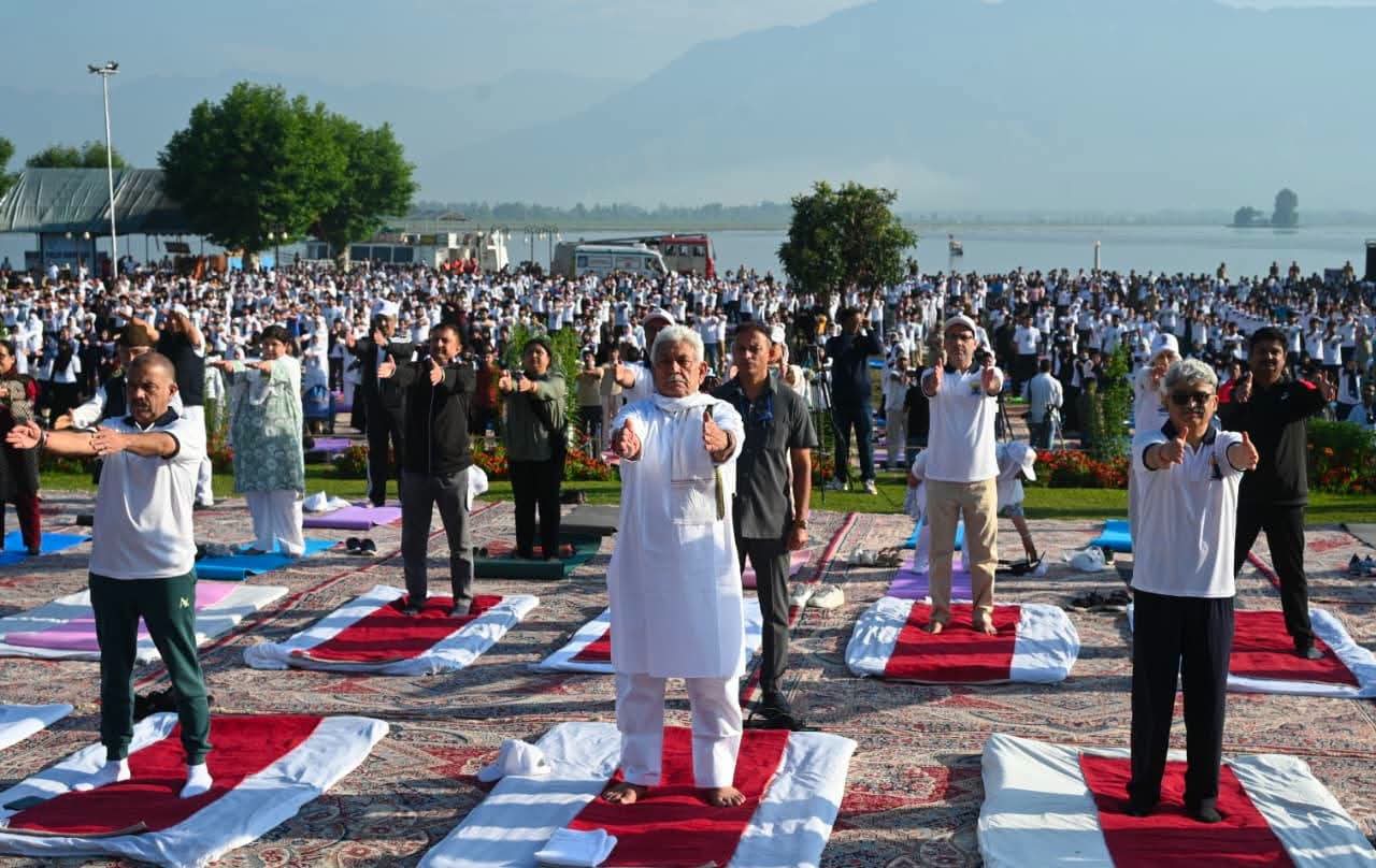 LG Manoj Sinha Celebrates International Yoga Day at Dal Lake, Urges Focus on Wellness