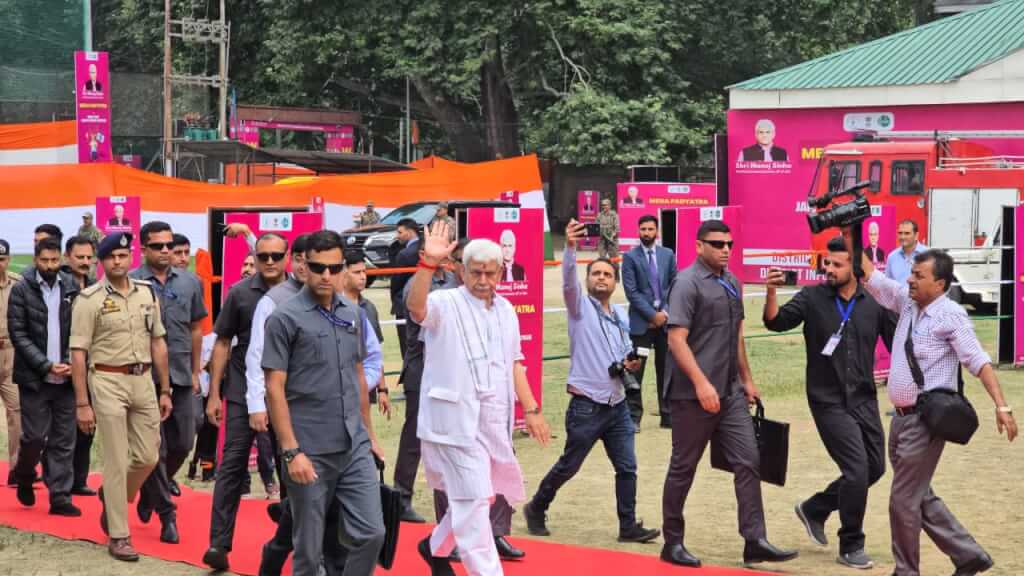 Anti-drug fight now a people’s movement in J&K: LG Sinha