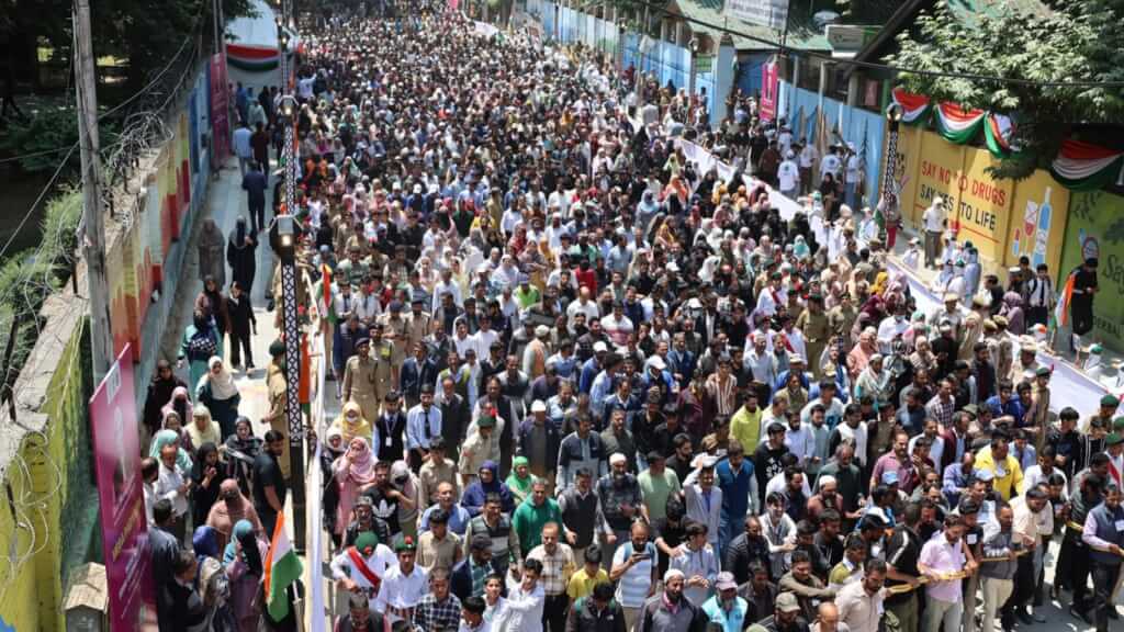 Massive Anti-Drug Padyatra Led by LG Manoj Sinha Draws Thousands in Ganderbal