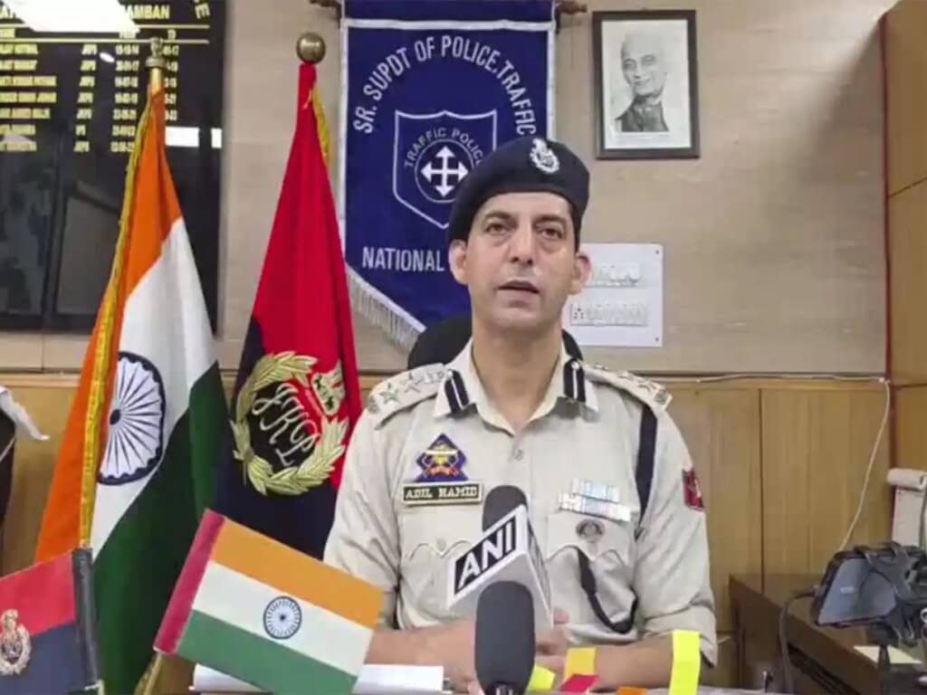 NH44 traffic suspended for 3 days ahead of Amarnath Yatra, says SSP Raja Adil Hamid Ganai