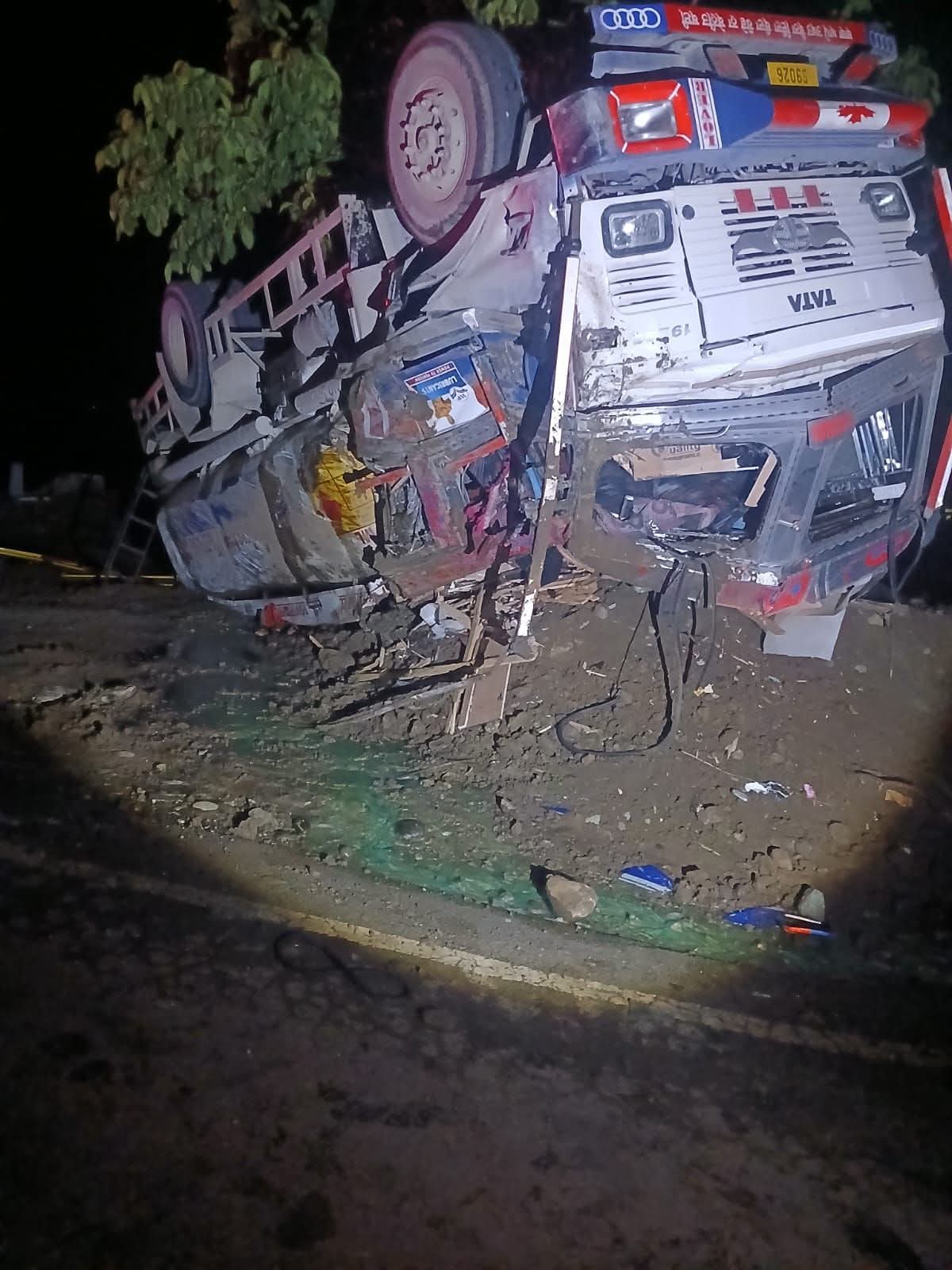Oil Tanker Overturns on SSG Road Near Kangan, Miraculously No Casualties