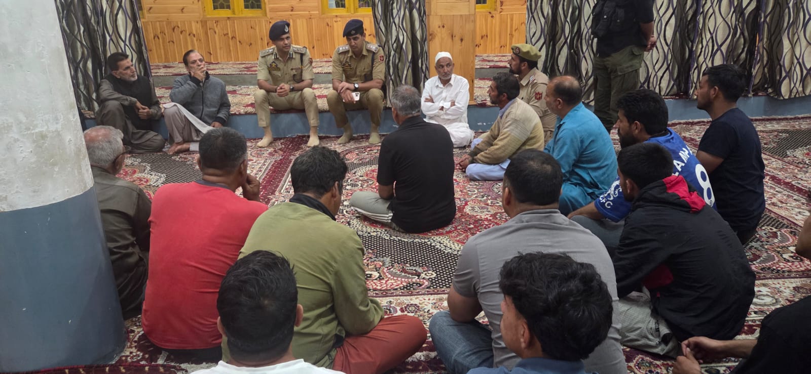 SSP Ganderbal Reviews Muharram Preparations, Holds Meeting with Community Leaders in Dab