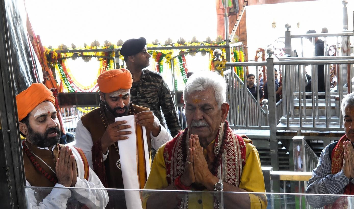 LG Performs ‘Pratham Puja’ at Amarnath Cave Shrine Ahead of Annual Yatra