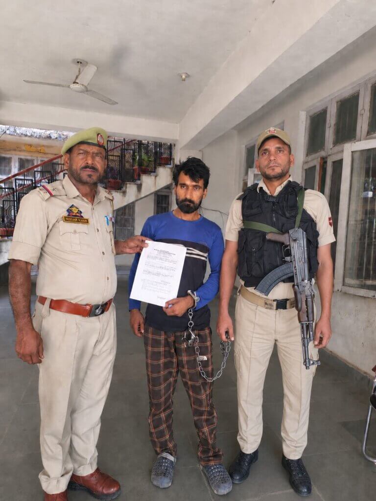 Police detains habitual drug offender in anantnag Police detains habitual drug offender in anantnag