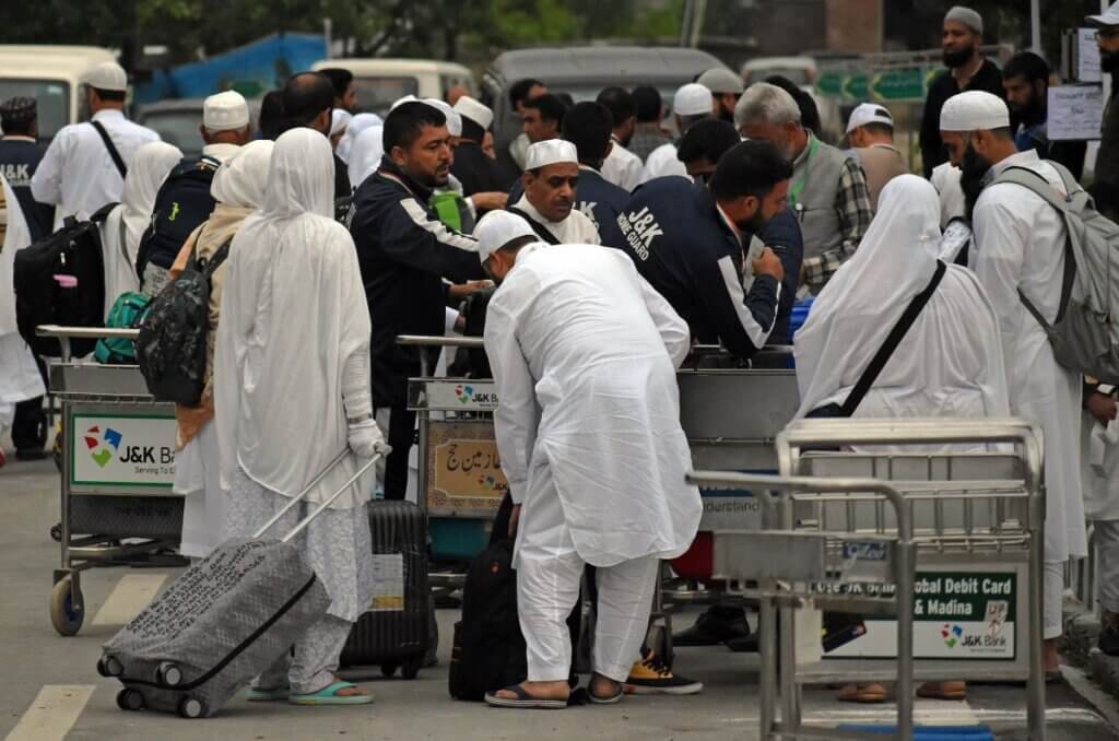 s 639157560598587466 JK Hajj pilgrims decry baggage curbs ahead of return flights