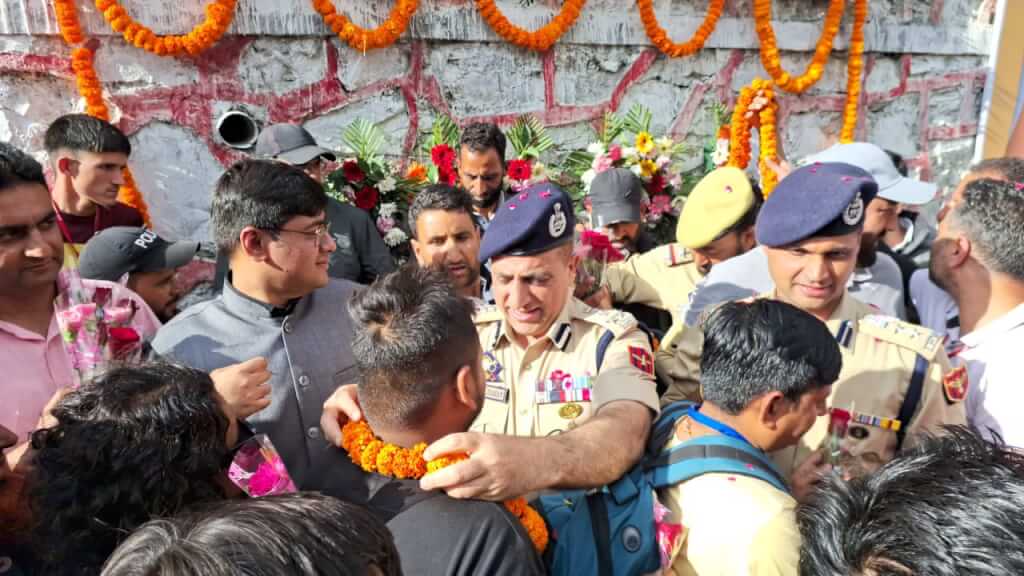 Ganderbal Police extends grand welcome to Shri Amarnath Ji Yatris