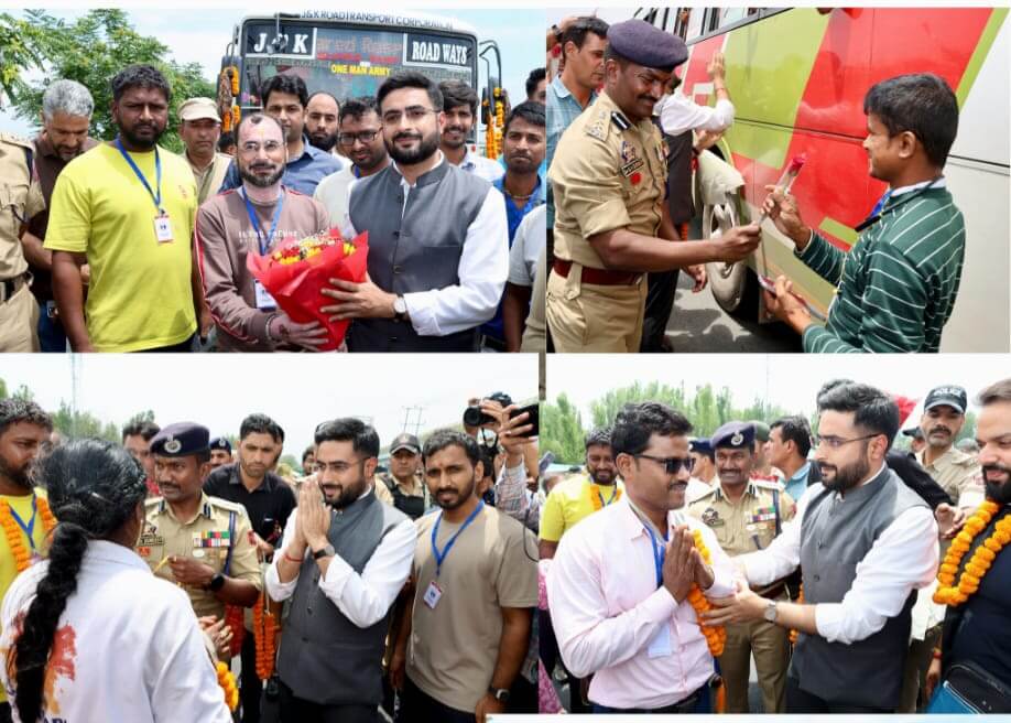 DC Srinagar, SSP extend warm welcome to first batch of Shri Amarnath Ji Yatra Pilgrims at Panthachowk