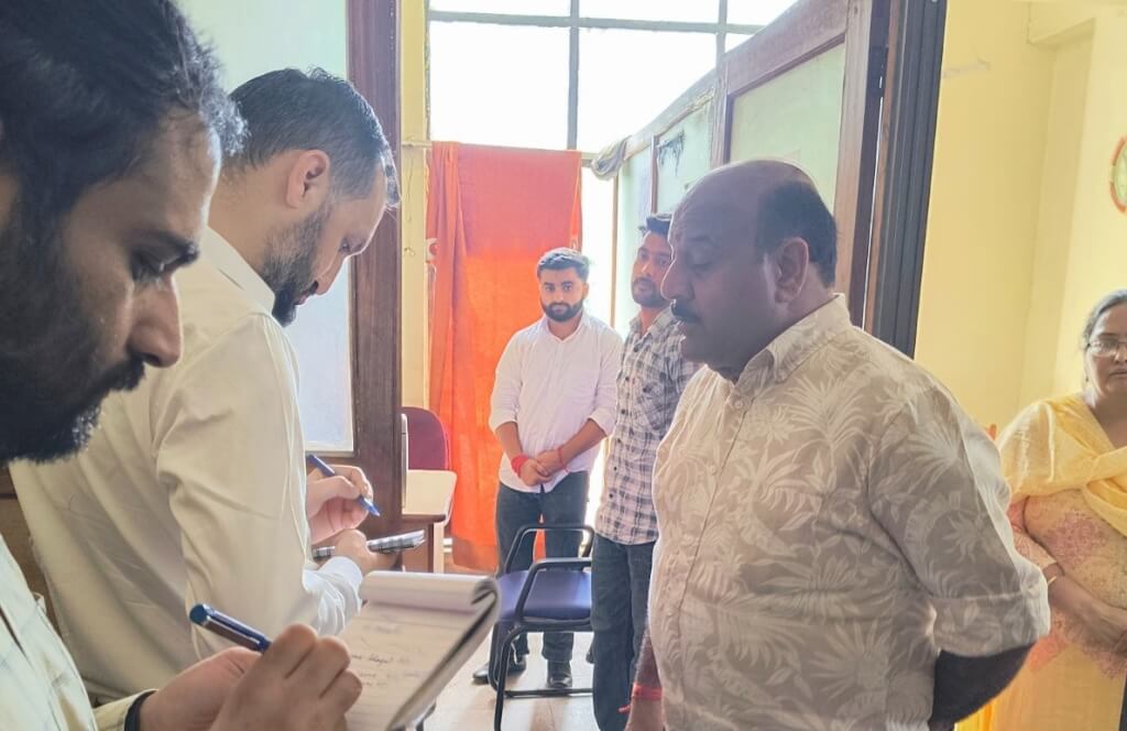 Deputy Chief Minister conducts surprise inspection of PMGSY, JKPCC, DIQC offices in Jammu
