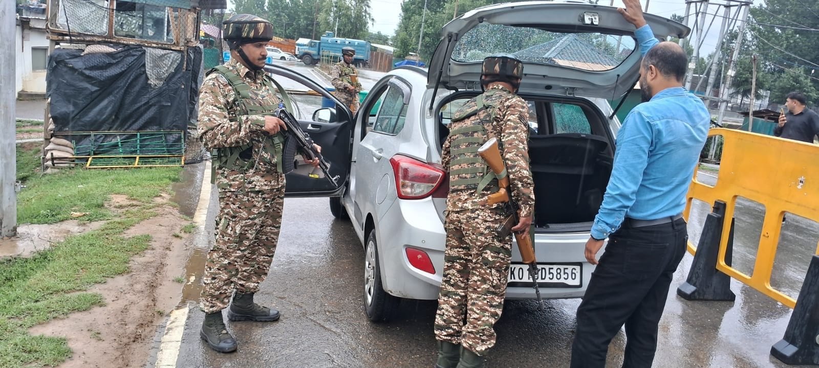 Kashmir on High Alert Day After Anantnag Terror Attack;Security hightened across Valley; surveillance intensified, checkpoints strengthened and search operations launched