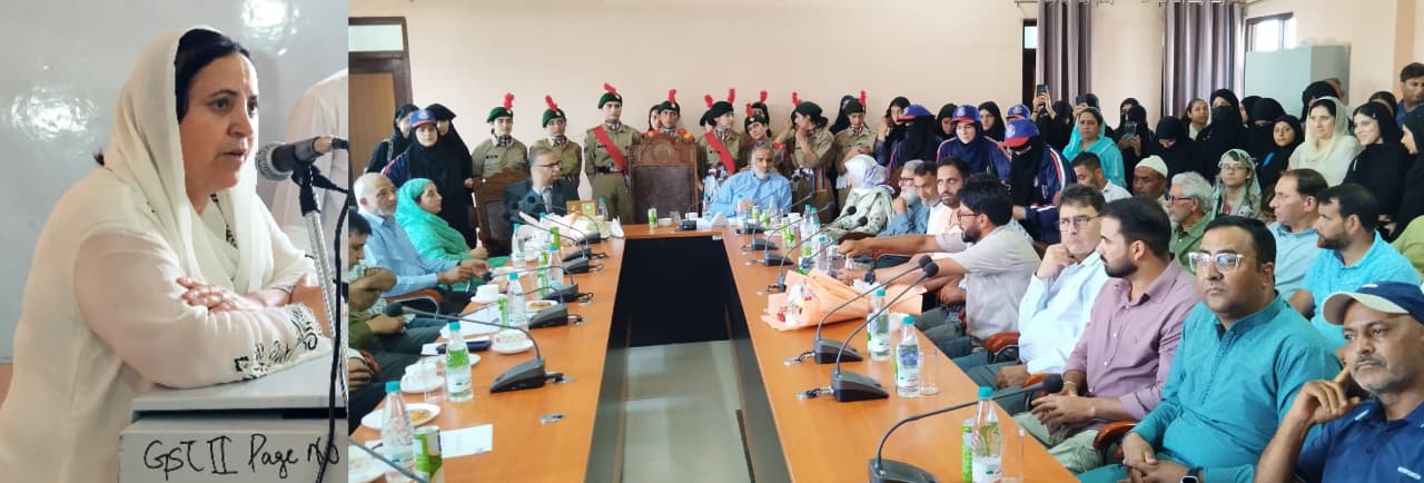 Sakeena Itoo visits GDC Women Zakura Srinagar